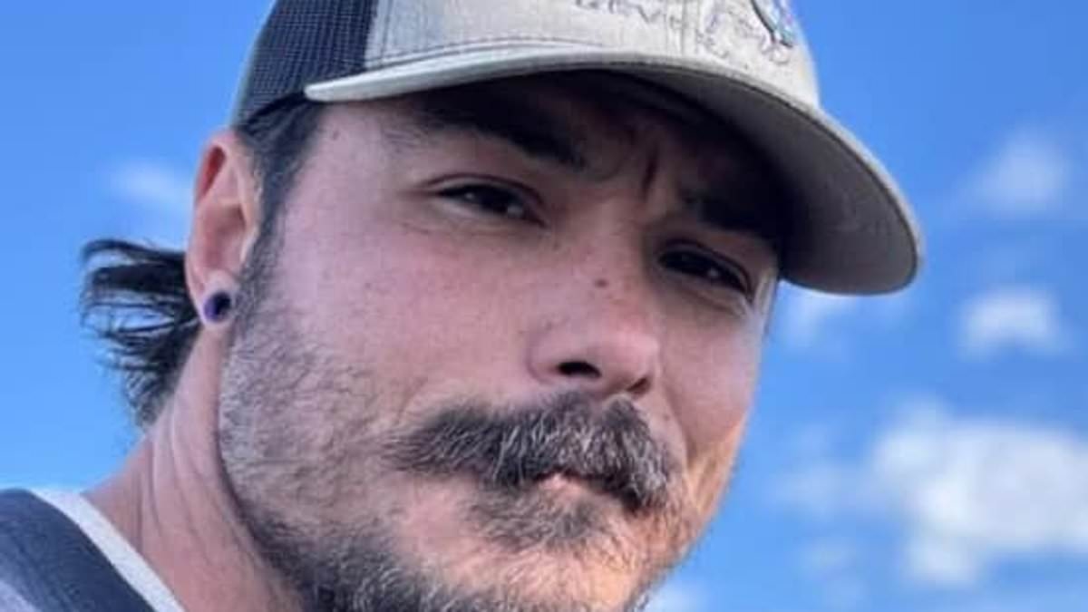New Travis Decker images released as police continue search for wanted killer dad-of-three