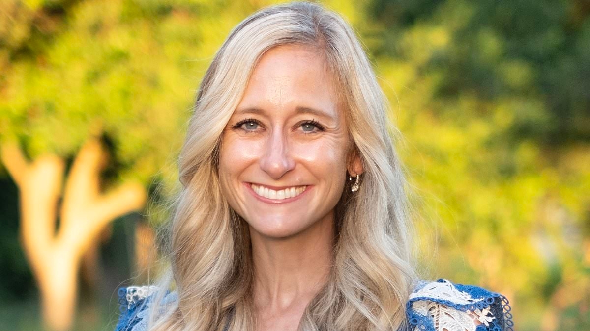 I've suffered from an eating disorder for 30 years... these are the subtle red flags parents must know