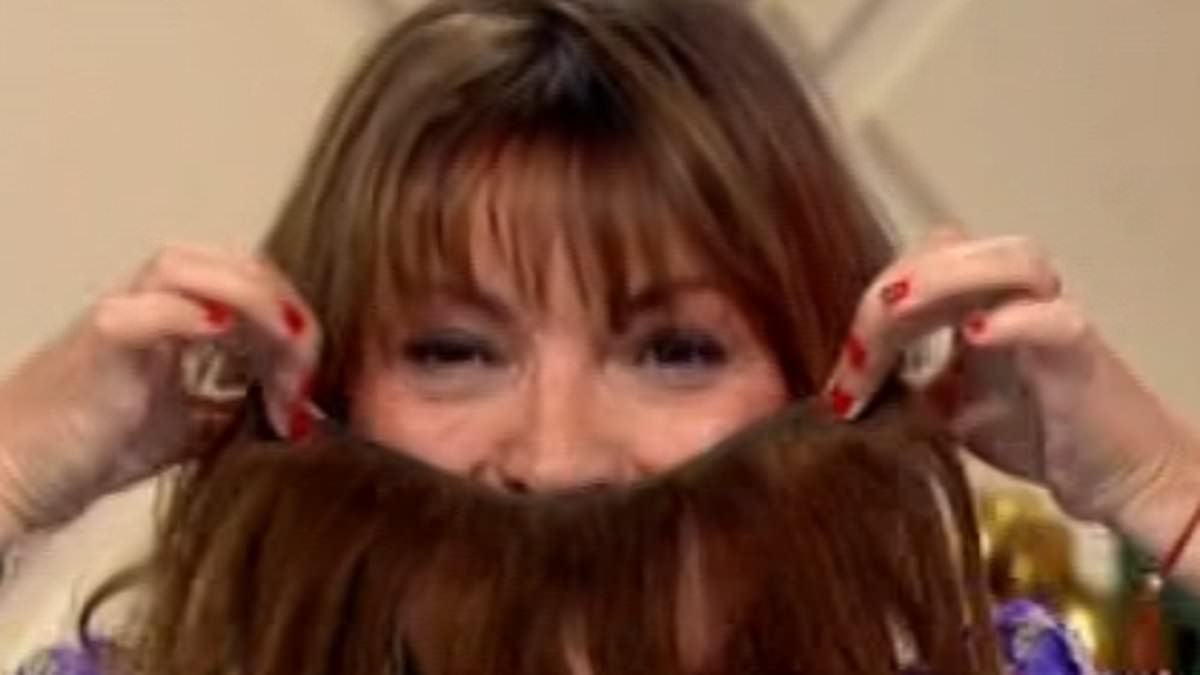Lorraine Kelly leaves fans stunned as she reveals her hair is FAKE live on show - and showcases what her natural tresses really look like