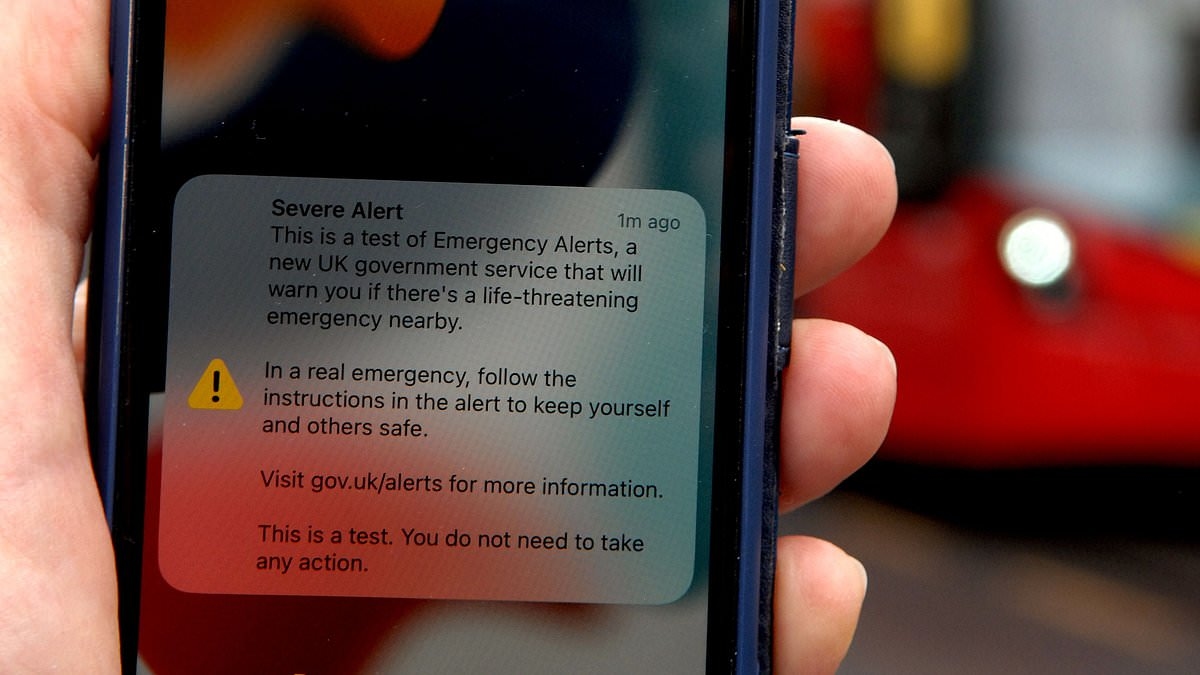 WW3 fears grow as ALL phones to blast out 'emergency alarm' in system test