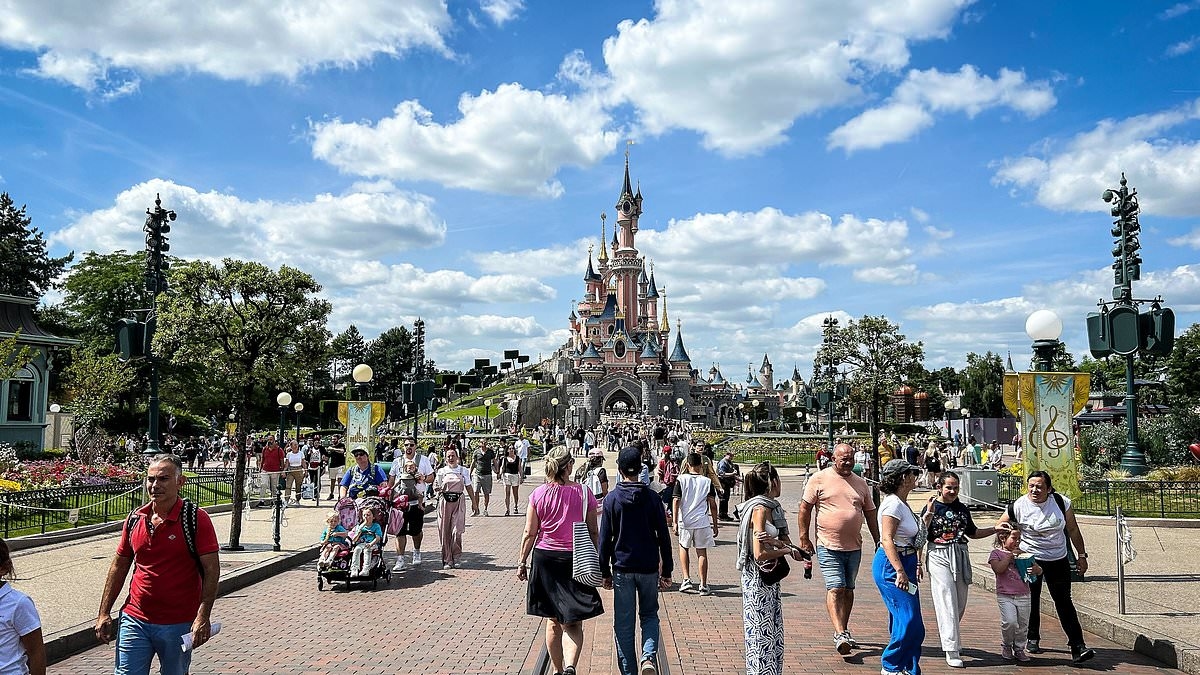 People left horrified as mum shares eye-watering amount she spent at Disneyland