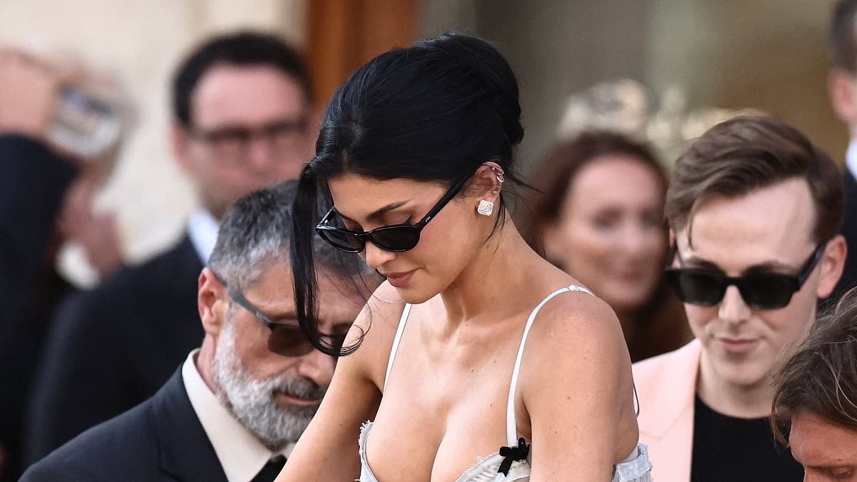 Kylie Jenner risks wrath of Lauren Sanchez after breaking every wedding's most important rule