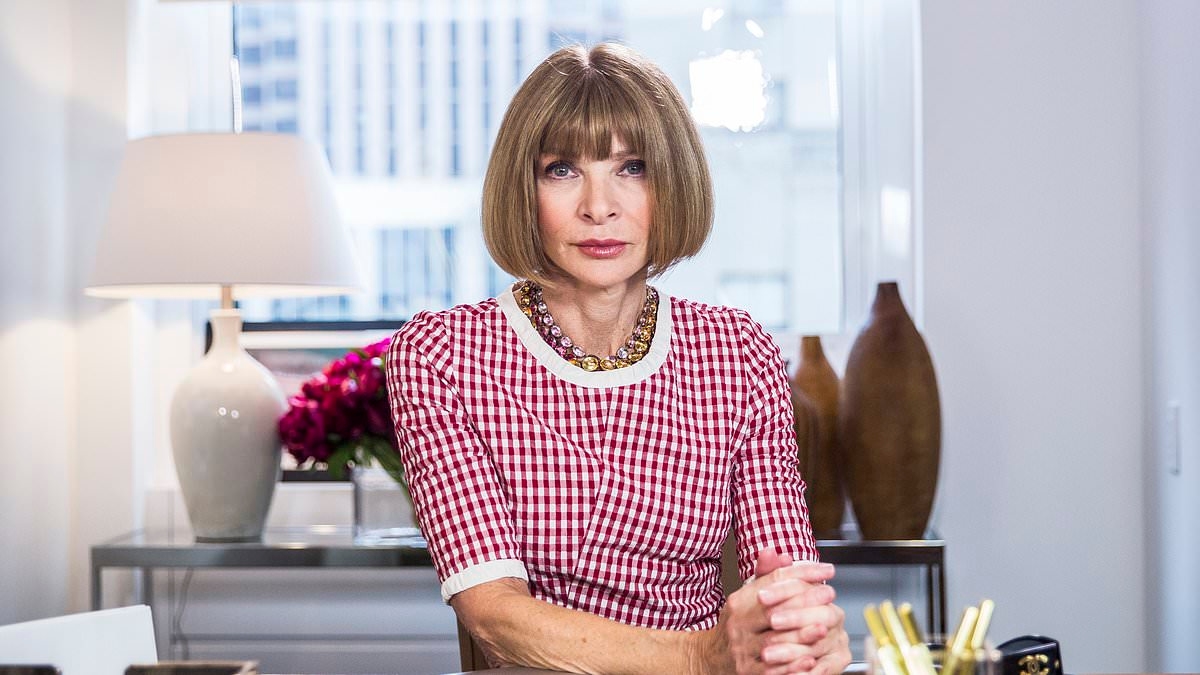 EXCLUSIVE Fly-on-the-wall account of what really happened when Anna Wintour told stunned Vogue meeting room she was leaving