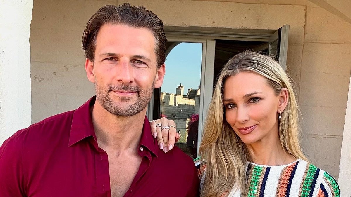 Anna Heinrich and Tim Robards return to the scene of their luxe Italian nuptials for romantic child-free vacation