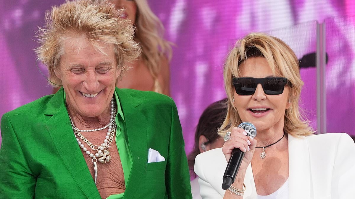Rod Stewart makes awkward gaffe while introducing Lulu at Glastonbury as he brings out Ronnie Wood and Mick Hucknall during Legends headline set
