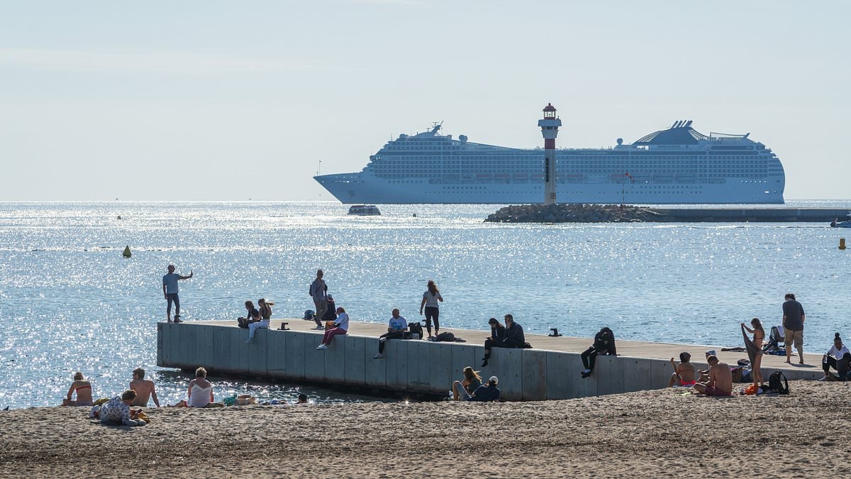 Holiday hotspot makes move to ban cruise ships in attempt to fight 'overtourism'