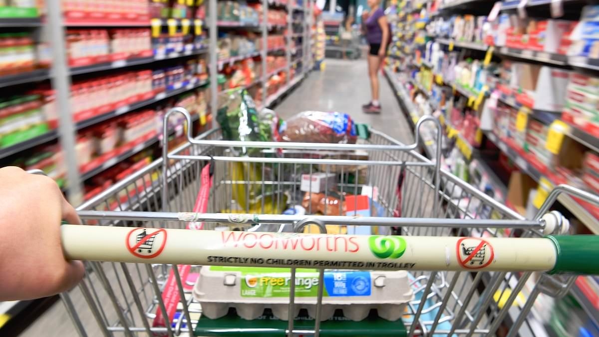 Shoppers outraged as Woolworths removes popular trolley feature: 'I hate it'