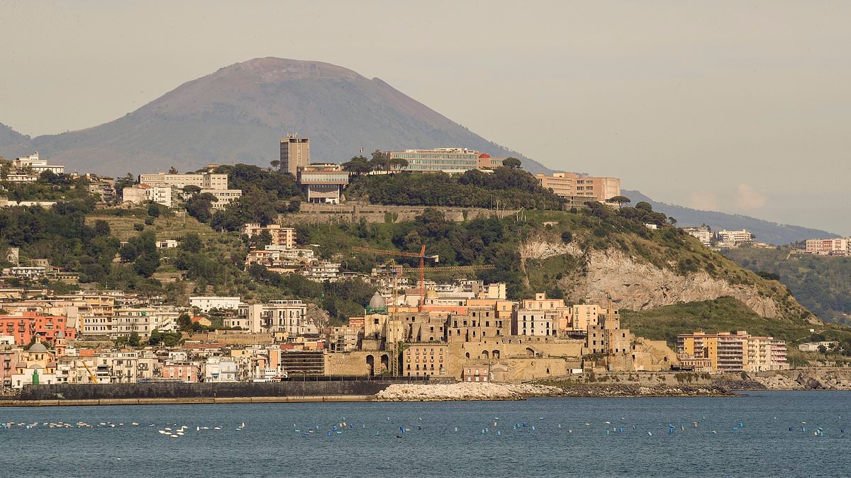 BREAKING NEWS Naples is rocked by 'one of its strongest ever earthquakes' with houses 'shaking like leaves'