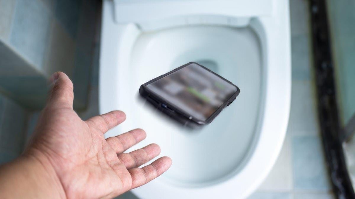 I'm 87 and my mobile phone fell into the toilet but Vodafone won't send a cheque for £120 lost credit