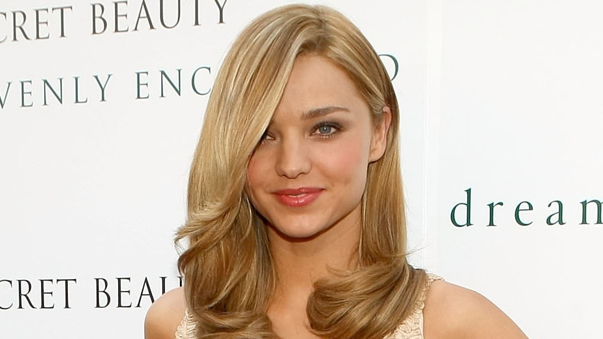 Throwback images of Miranda Kerr send fans into a frenzy with wild detail: 'She's a dream'