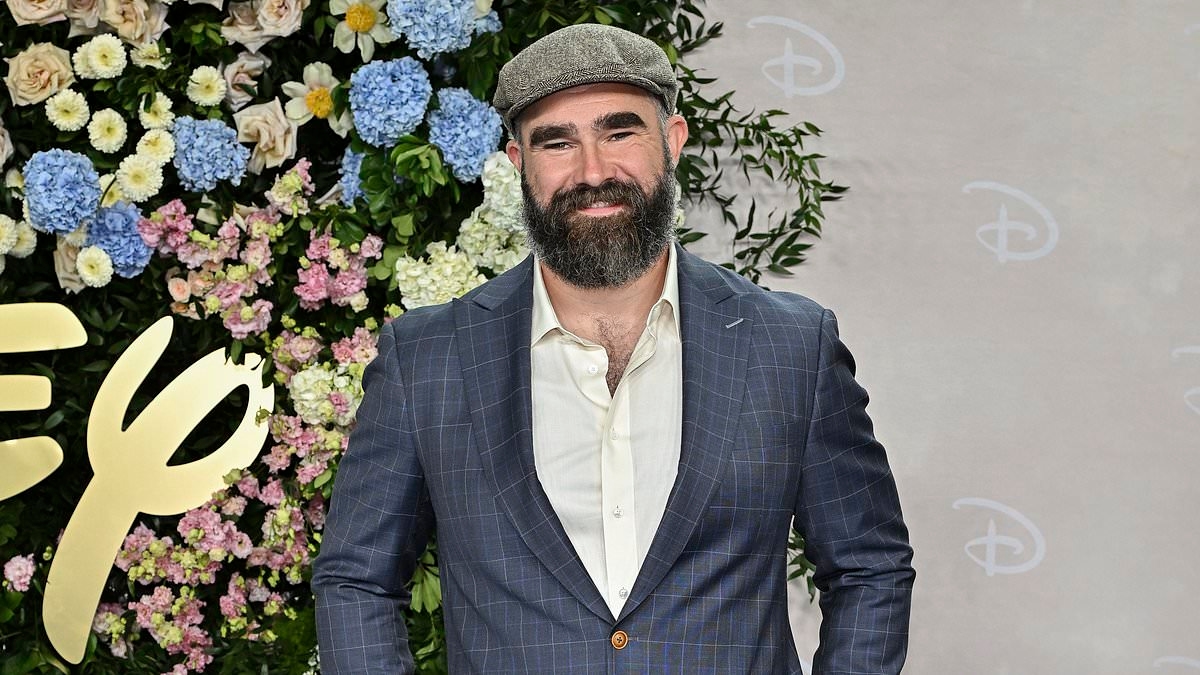 Jason Kelce tells brother Travis his drastic weight loss has become 'depressing'