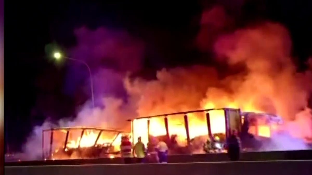 M7 motorway delays in Sydney as truck bursts into flames