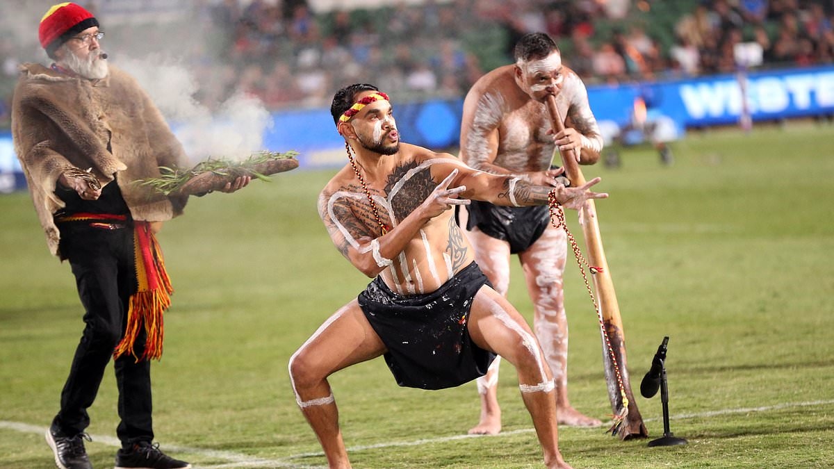 Government considers compensating aboriginal Australians