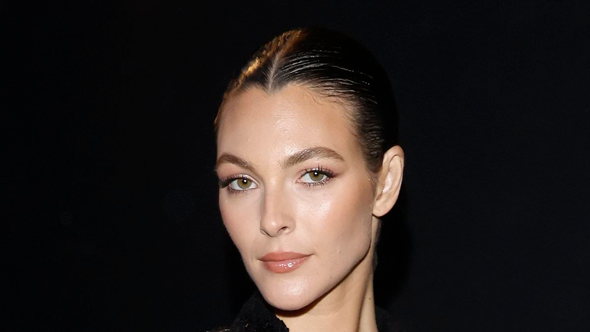 Leonardo DiCaprio's model girlfriend draws strong reaction for liking post calling Jeff Bezos a 'king' on TikTok