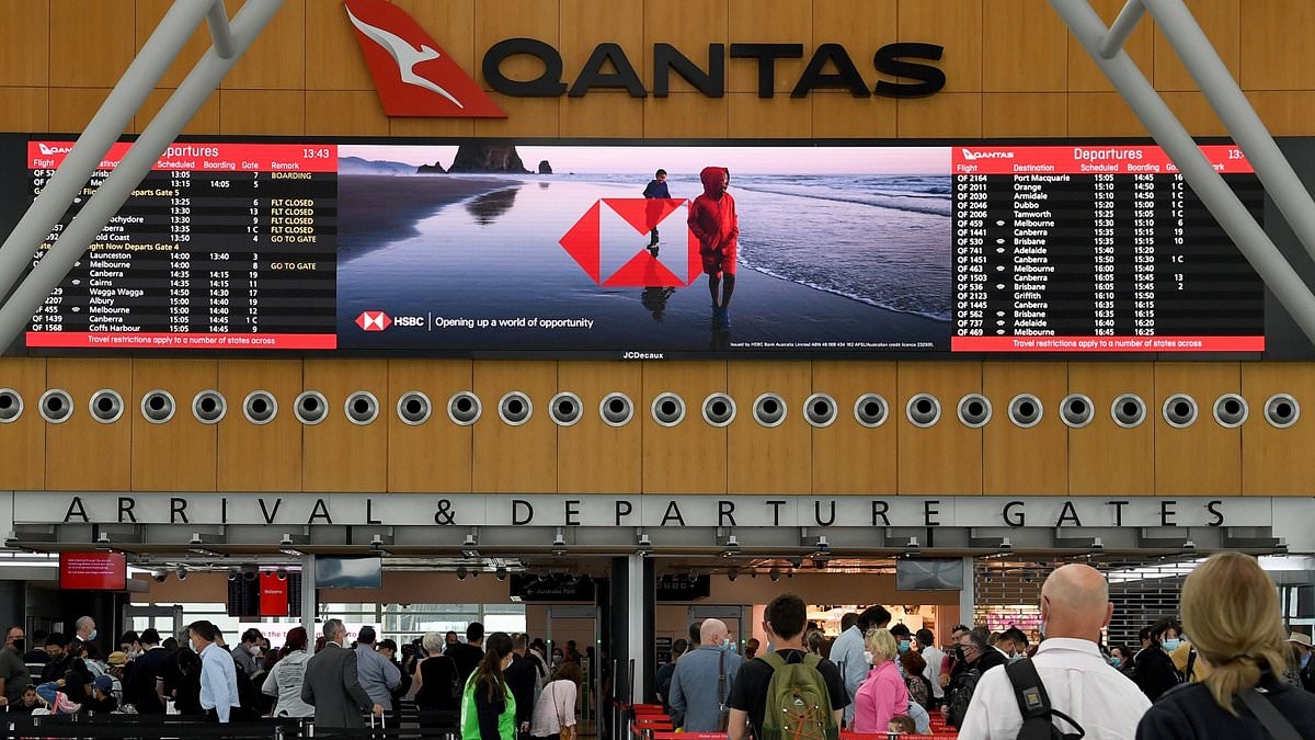 Urgent warning issued to Qantas customers after hack: How you could be targeted