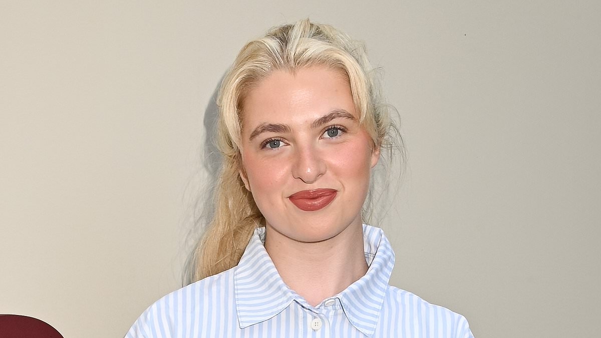 Anais Gallagher shares her support for dad Noel as she arrives in Cardiff ahead of first Oasis reunion show while mum Meg Mathews proves she's still his number one fan
