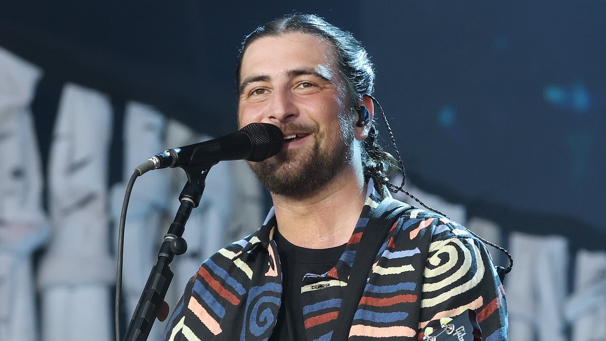 Noah Kahan sends fans wild as he brings out surprise guest Lewis Capaldi at his BST Hyde Park headline show - after Scottish singer's emotional Glastonbury comeback