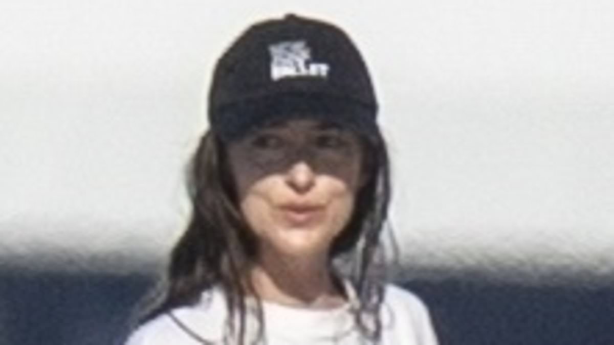 Dakota Johnson and Kate Hudson get cozy at star-studded yacht catch-up