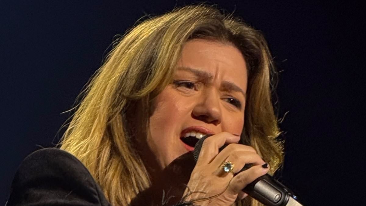 Kelly Clarkson CANCELS first shows of Las Vegas residency minutes before showtime