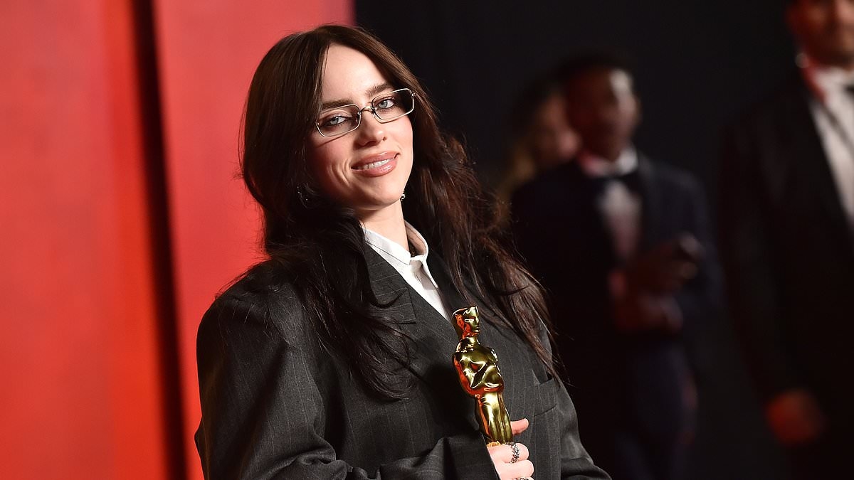 Billie Eilish fans left 'gobsmacked' after discovering who her parents are as they claim 'I thought she looked familiar'