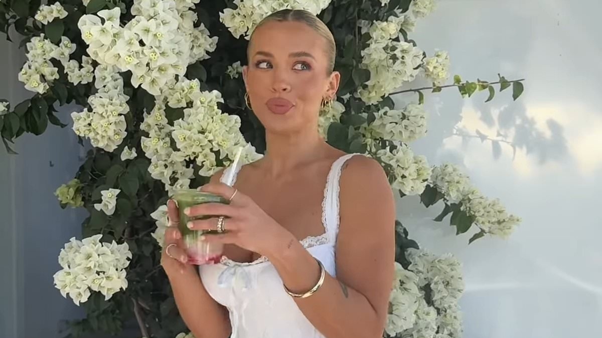Tammy Hembrow leaves fans confused as she's seen wearing her diamond wedding ring following split from husband Matt Zukowski