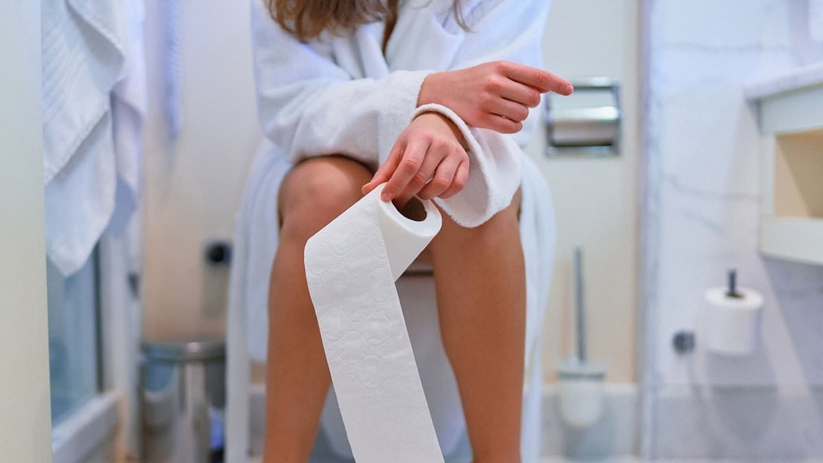 Scientists pinpoint the exact amount of time it should take to urinate - any more or less could be a sign your health is at risk