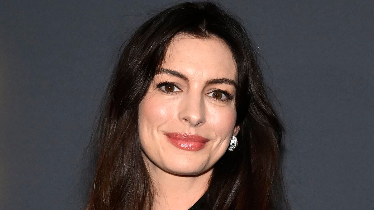 Vogue fans in an uproar over 'awful' Anne Hathaway cover: 'What happened there?'