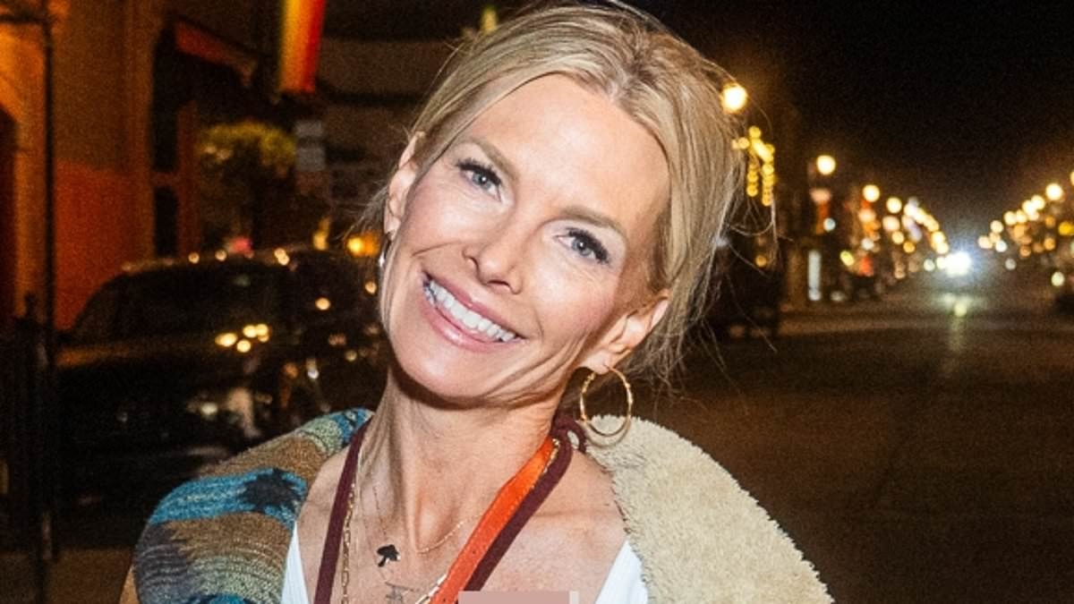 Scott Wolf's estranged wife Kelley enjoys wine and cigarettes while talking 'love'... after psychiatric hold