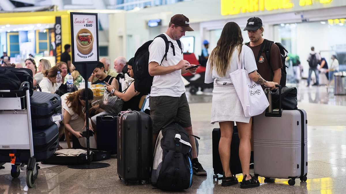 BREAKING NEWS Australian airports thrown into chaos as flights are DELAYED to Bali after volcano erupted