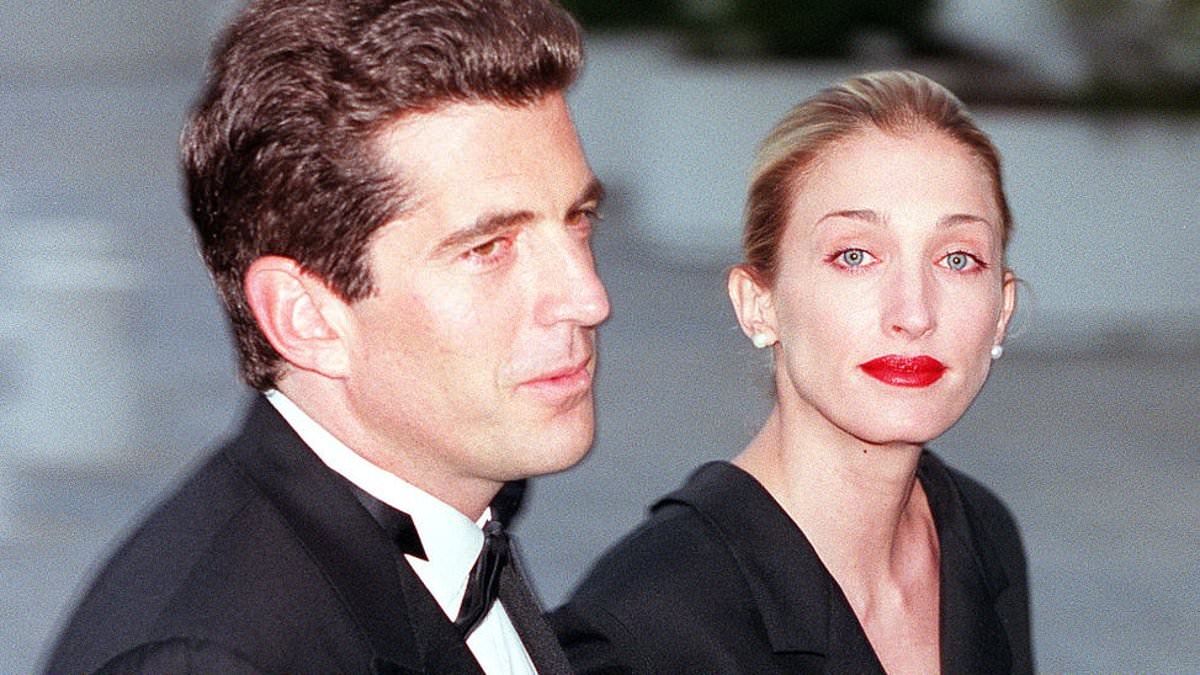 Carolyn Bessette-Kennedy actress Sarah Pidgeon offers terse response to criticism of American Love Story costumes