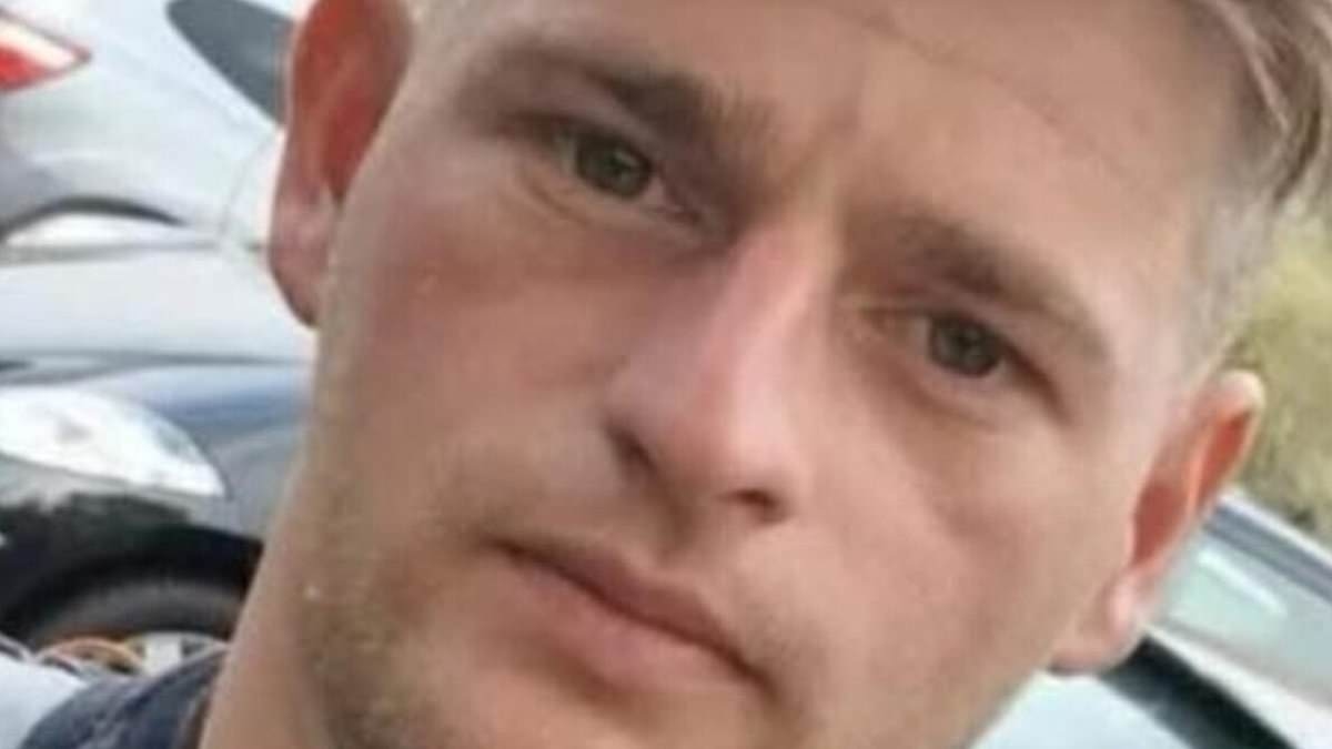 Hundreds of military personnel and volunteers search for soldier missing from his base since Sunday