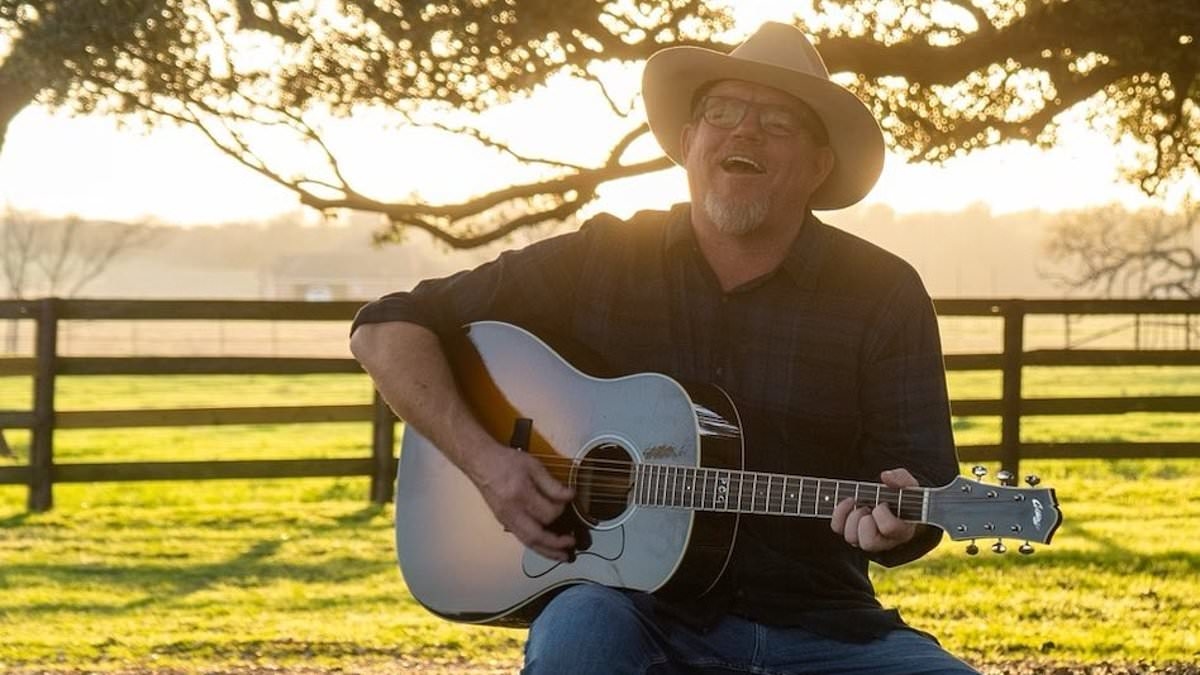 Beloved country star Pat Green suffers truly horrific loss in Texas floods