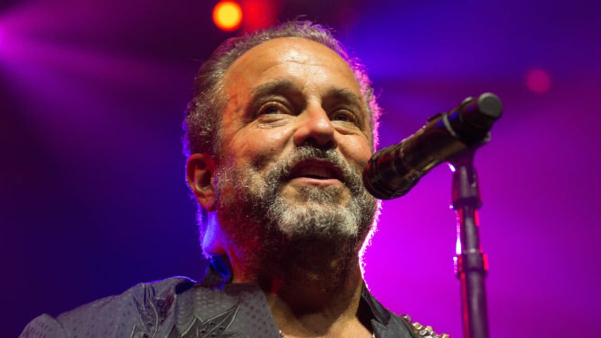 Country star battling cancer says he may be deported by Trump: 'This is my country too'