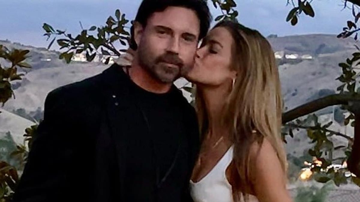 All signs Denise Richards and Aaron Phypers would divorce from lesbian affair rumors to THAT chilling threat