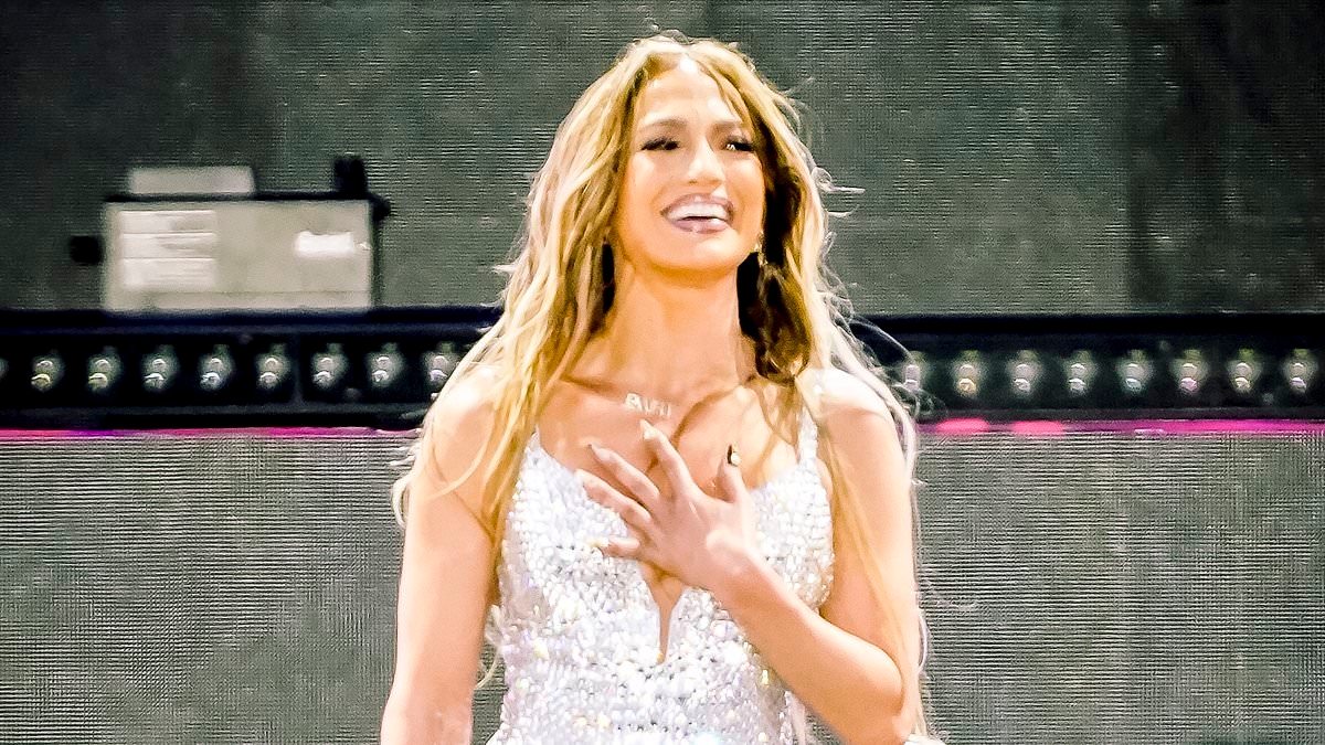 Jennifer Lopez thanks Ben Affleck for the 'scars you left on my heart' as she performs revenge song in Spain