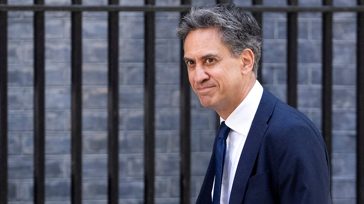 Ed Miliband 'abandons zonal electricity pricing' plan that would have charged people in southern England more for power than Scots