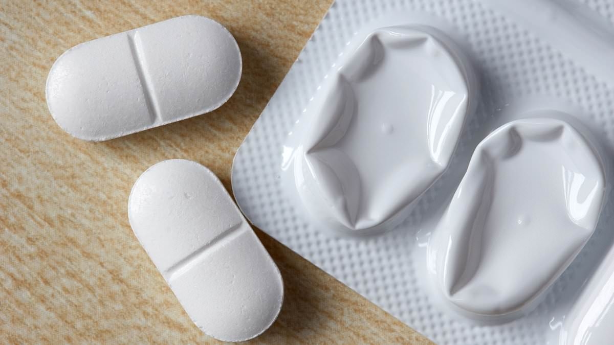 Taking common antibiotic in early pregnancy increases risk of devastating birth defects, study finds