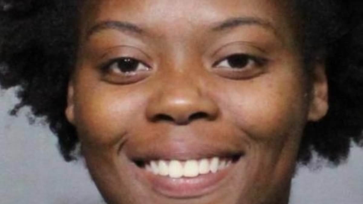 Woman accused of murdering man with hammer leaves chilling note on his bloodied body for cops