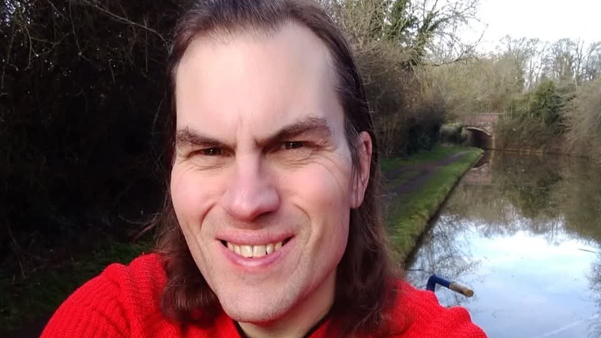 EXCLUSIVE I was overeating and depressed about my 25 stone weight until one small change turned my life around - now I'm 10 stone lighter and becoming a personal trainer