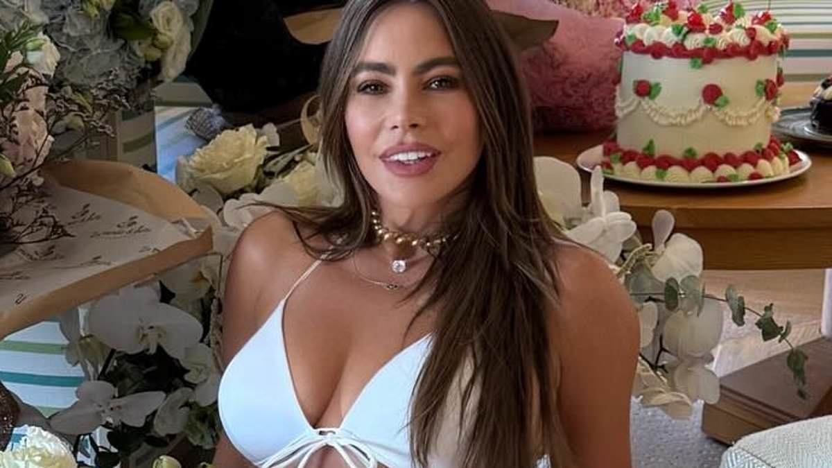 Sofia Vergara is bikini-clad on 53rd birthday after flirt-a-thon with Tom Brady... as she gets cute note from ANOTHER hunk