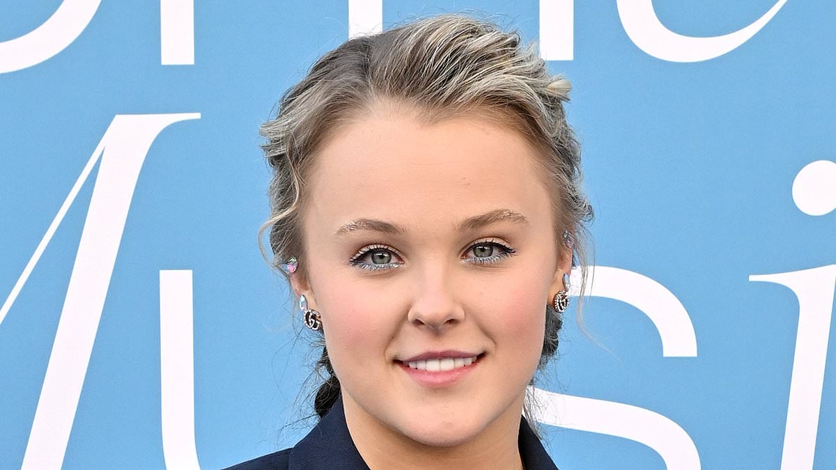 JoJo Siwa addresses pregnancy rumours amid her budding romance with Chris Hughes