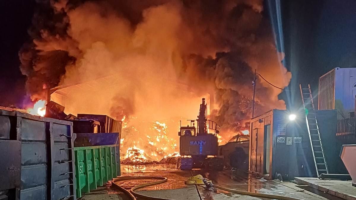 BREAKING NEWS Crews tackle huge late-night blaze at industrial estate with warehouse, cranes and vehicles on fire