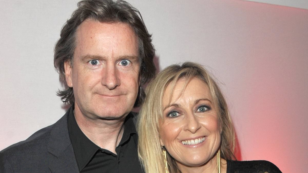 Fiona Phillips hasn't cooked in two years and has no time for her dressing room full of fabulous designer clothes, heartbroken husband Martin Frizell reveals as TV star battles Alzheimer's