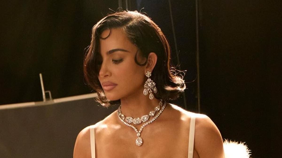 Kim Kardashian flaunts Elizabeth Taylor's $400K diamond earrings after losing Birkin auction