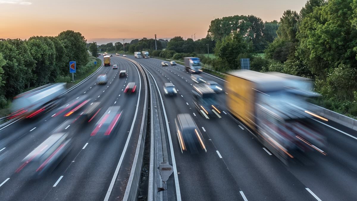 Signs for EV chargers to be fitted on major UK roads