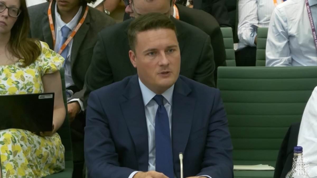 Wes Streeting says 'irresponsible' junior doctors' leaders hindering care plan for sickest during NHS strike and reveals he has relative fearing op axe