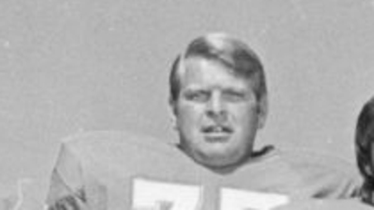 BREAKING NEWS Former NFL champion Roger Shoals dies at the age of 86