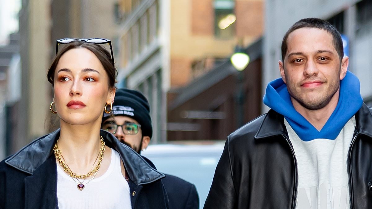 Who is Pete Davidson's girlfriend Elsie Hewitt? Behind the model who's pregnant with comedian's first baby