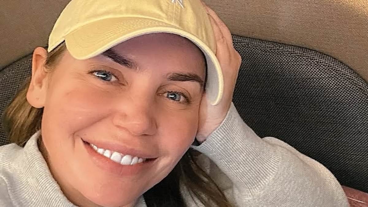 Jelena Dokic reflects on her 'amazing' year as she jets off on European vacation... after 'hard launching' relationship with Yane Veselinov