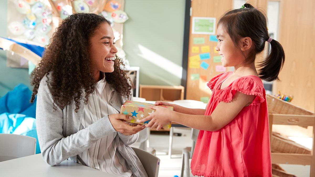 I'm a former teacher and these are the three gifts to avoid giving at the end of the year - and the one I kept my entire career